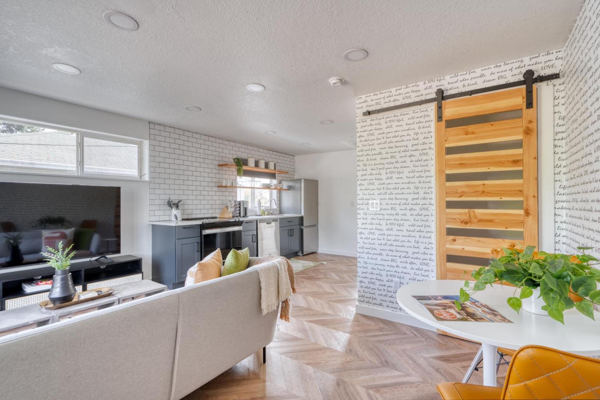 Apartment Collection - The Perfect Artist's Retreat In Woodstock *