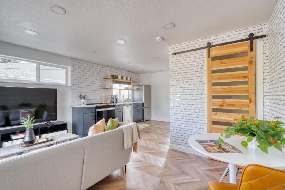 Collection - The Perfect Artist's Retreat In Woodstock Portland