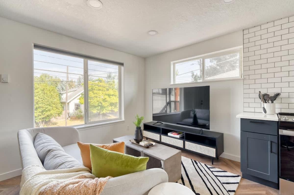 Collection - The Perfect Artist's Retreat In Woodstock Apartment